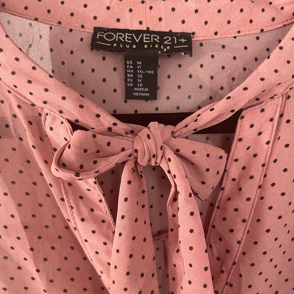 Forever 21 Semi-Sheer Blouse Size 1X - Picture 3 of 3
